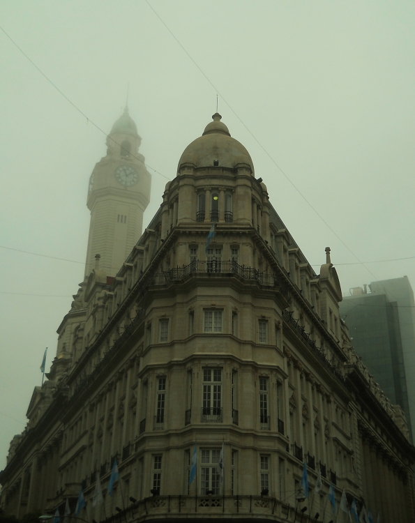 "Niebla en la ciudad" de Ana Vaccari