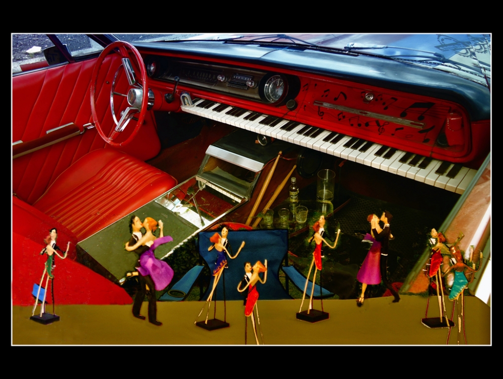 "Bailando en el coche rojo" de Ana Maria Jankech
