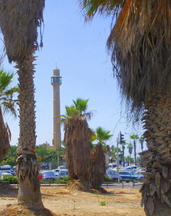 "Minarete de una mezquita en Yafo-Tel Aviv" de Tzvi Katz