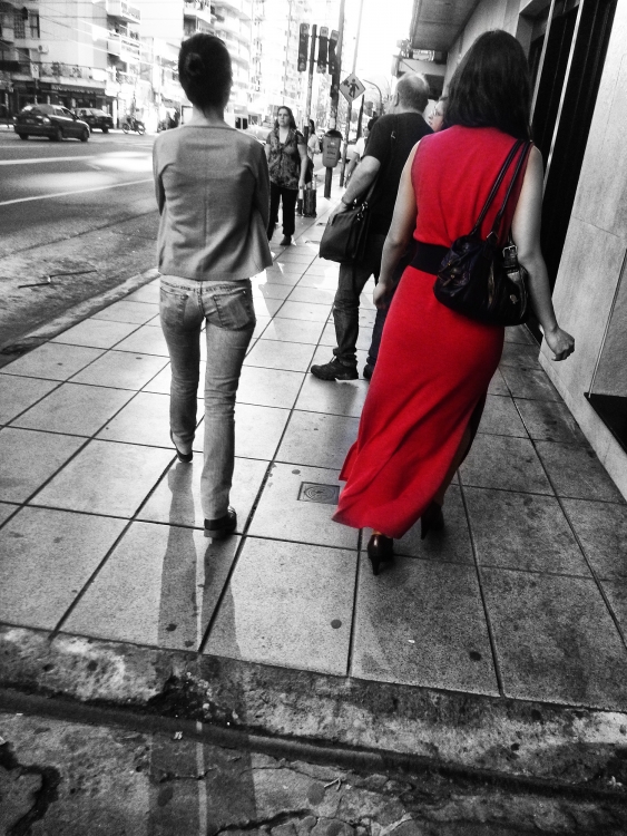 "Lady in Red" de Analia Coccolo