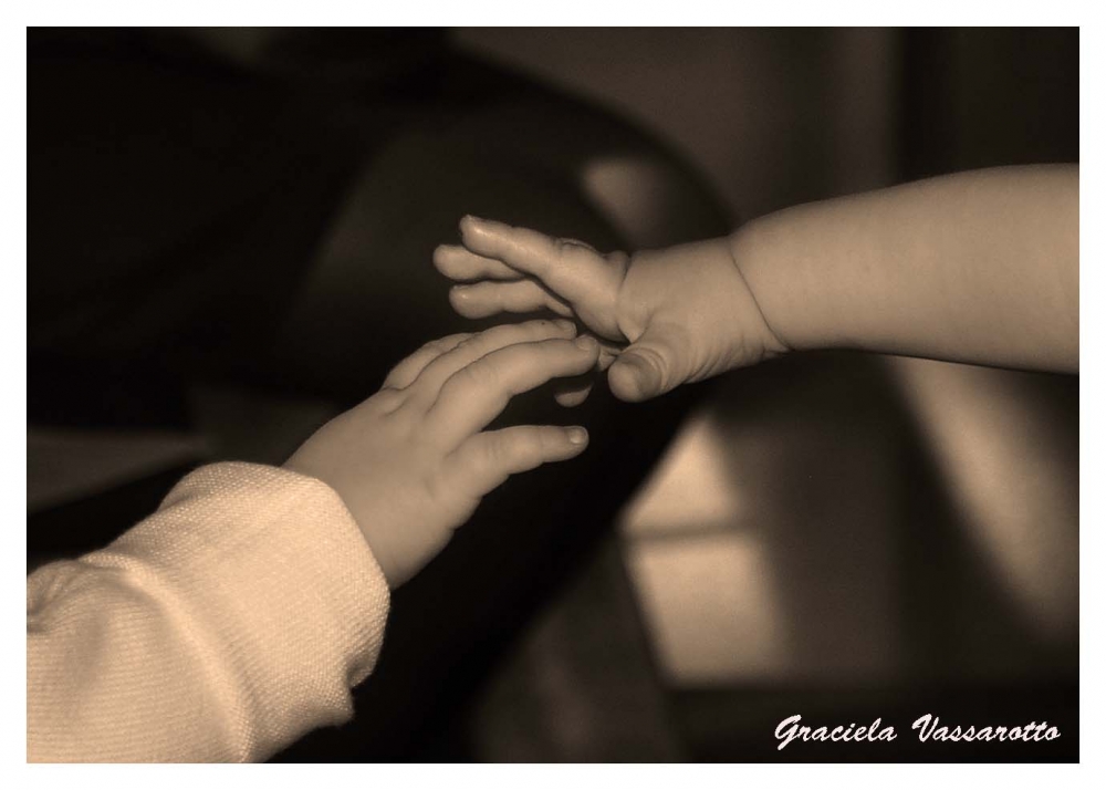 "`Por esas manos...`" de Graciela Del Rosario Vassarotto