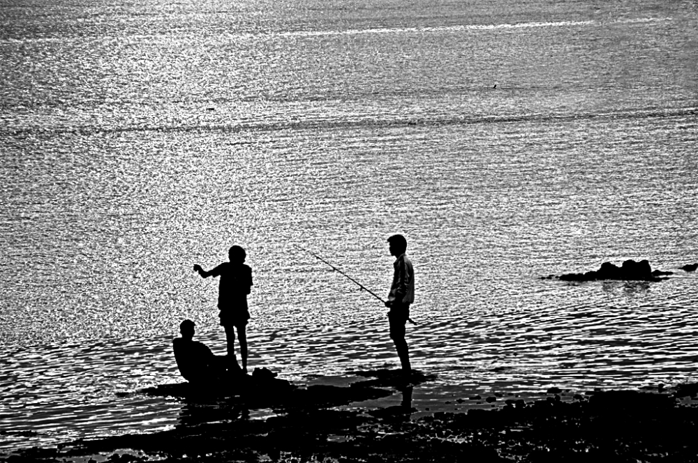 "Pescadores del Ro Uruguay B&N" de Ricardo H. Molinelli