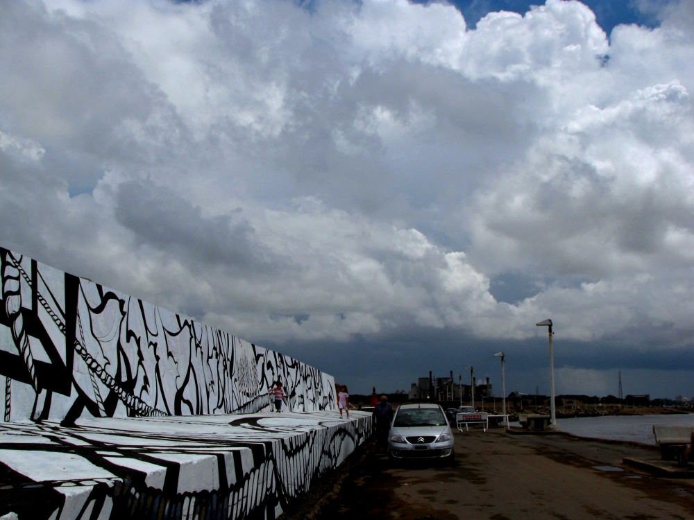 "Futuro mural tormenta presente." de Juan Britez