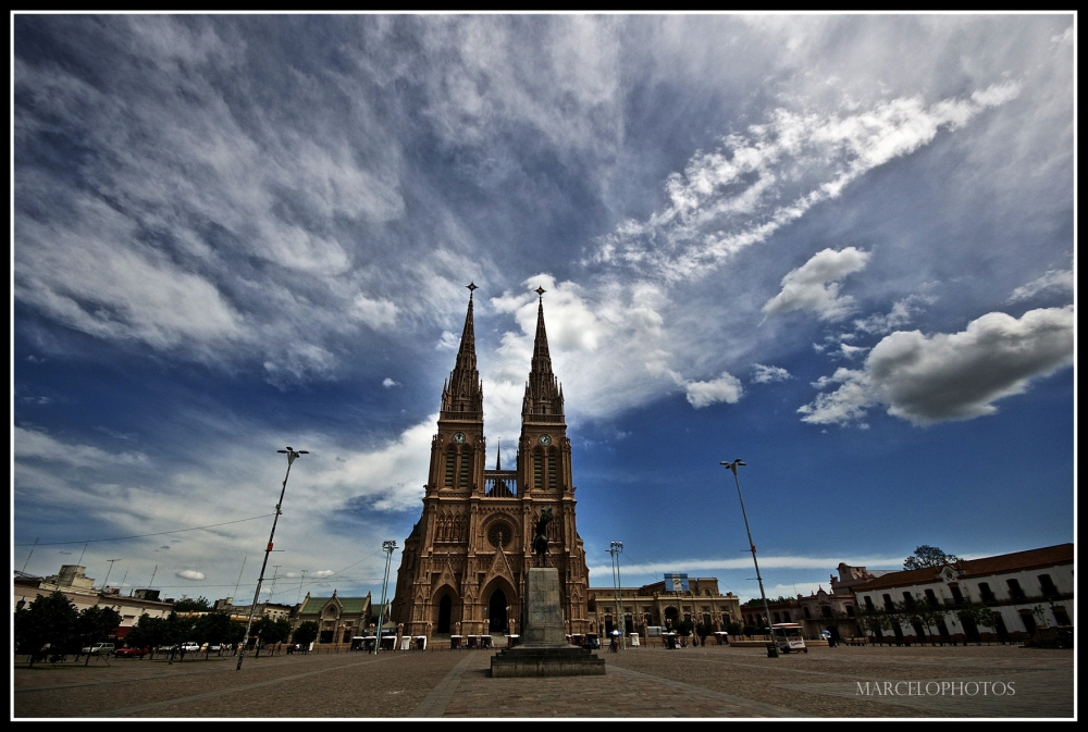 "Catedral de Lujan" de Marcelo Nestor Cano