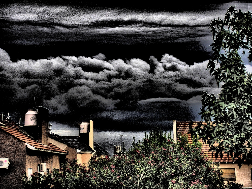 "Con la tormenta encima" de Mercedes Pasini