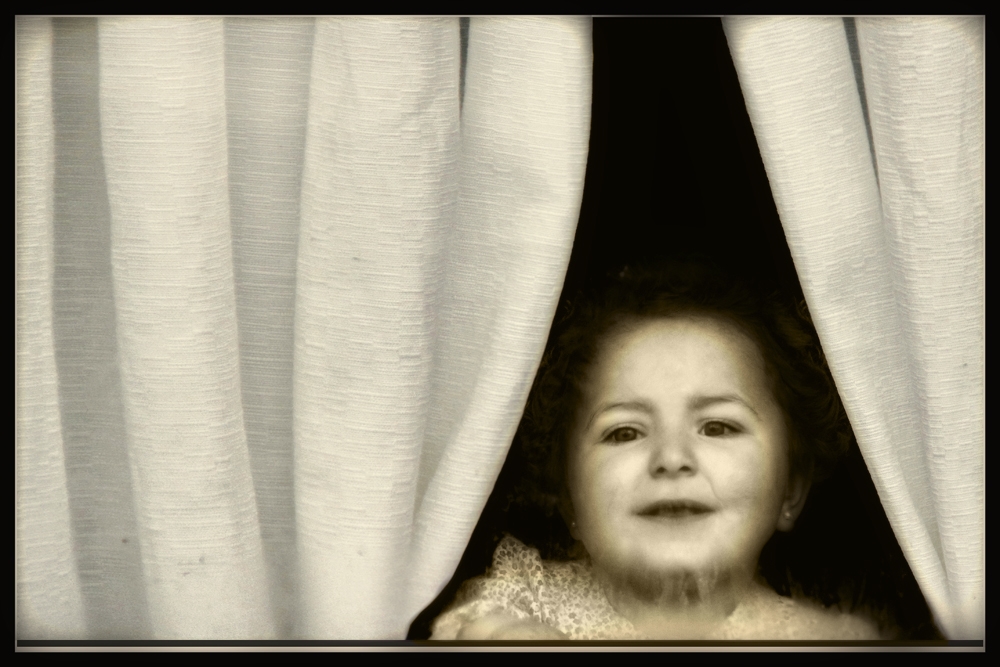 "Una beba en la ventana" de Eli - Elisabet Ferrari
