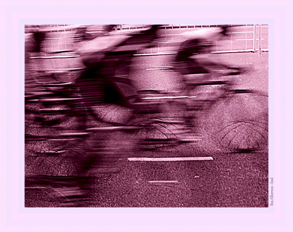 "`Carrera de bicicletas`" de Bea Albornoz - ( Beazulina )