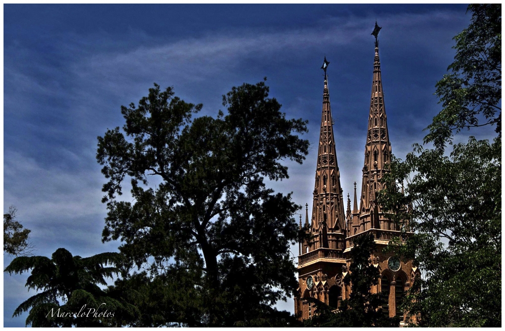 "Catedral de Lujan" de Marcelo Nestor Cano