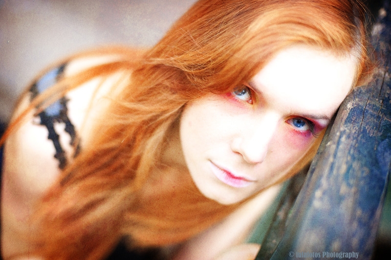 "Red hair..." de Iula Khomkalova