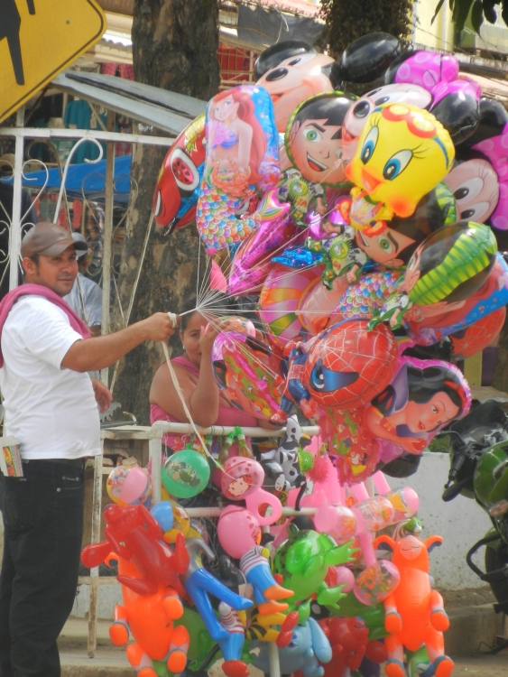 "venta de globos" de Edgar Quintero Pinillos