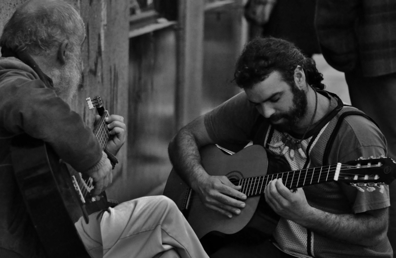 "Guitarras en la peatonal" de Hctor Rodrguez Cacheiro