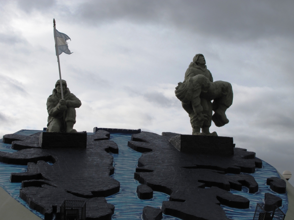 "A todos loc combatientes de Malvinas. Gloria y Hon" de Liliana Heredia