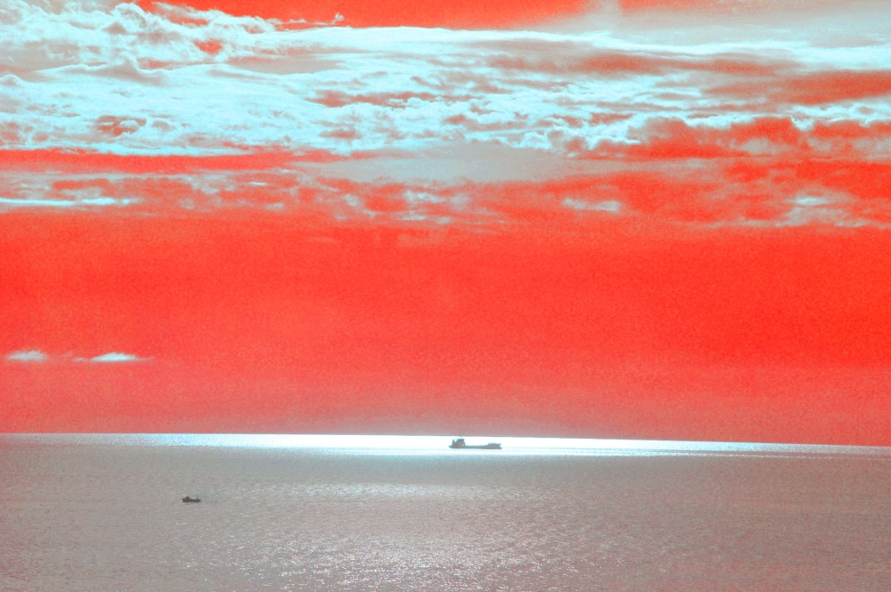 "rojo amanecer. . ." de Jose Alberto Vicente