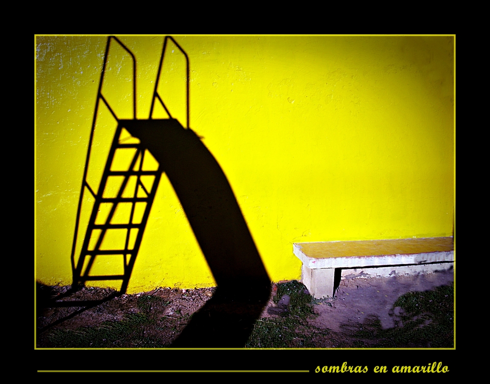 "sombras en amarillo" de Claudia Rios