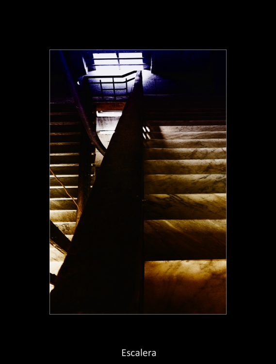 "Escalera" de Daniel Prez Kchmeister