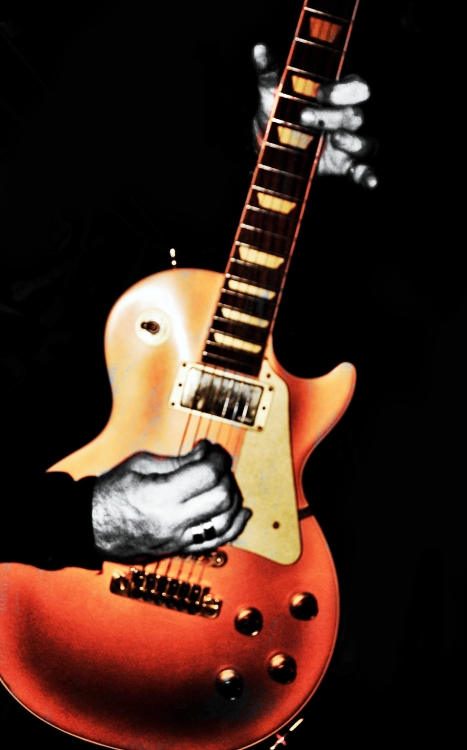"`La Hermosa Gibson Les Paul`" de Miguel Fernandez Medina ( Elfs )