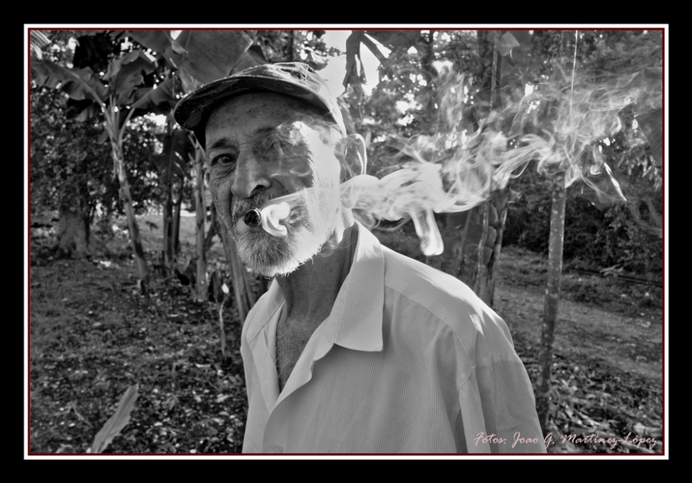 "A ritmo de humo" de Joao Gabriel Martnez Lpez