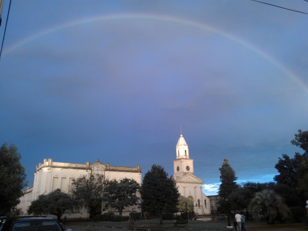 "arco iris" de Santiago Mena
