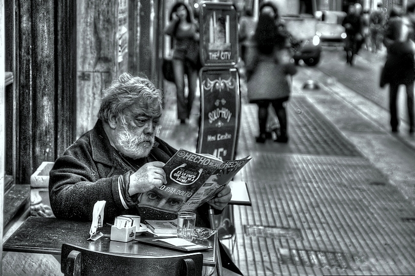 "`Cafe en la peatonal`" de Fabian Biondi