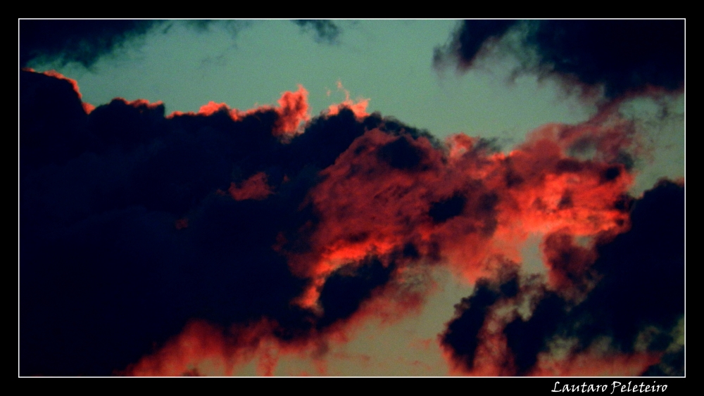 "Las nubes del infierno" de Lautaro Peleteiro