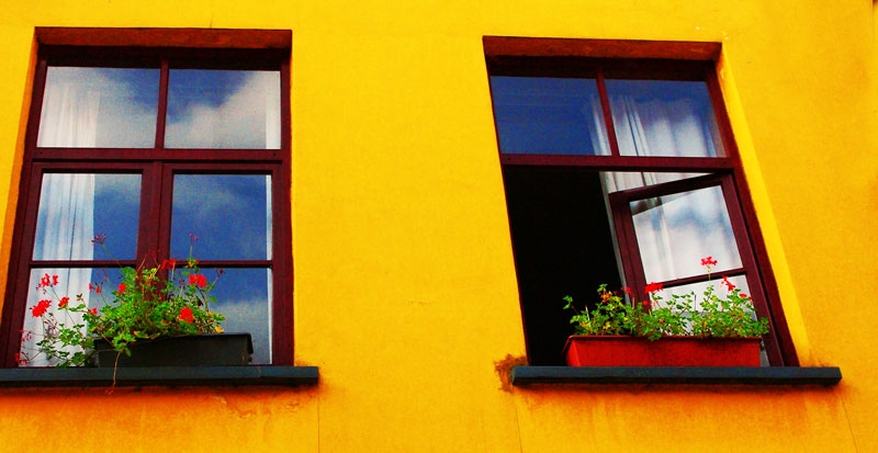 "Balcones y ventanas. 103." de Felipe Martnez Prez