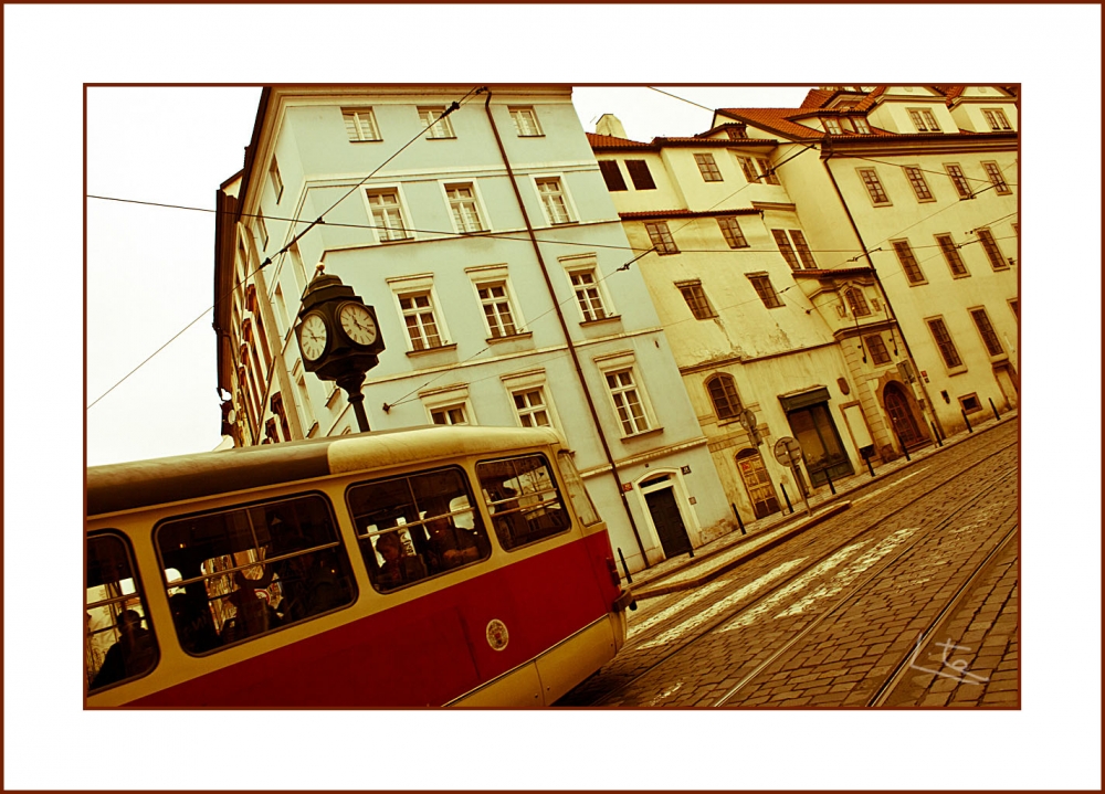 "Postales desde Praga II: Primavera del 68" de Angel Triana