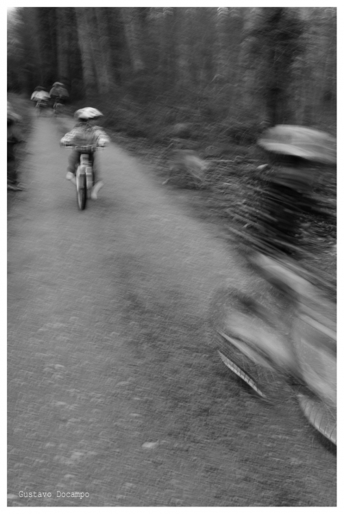 "paseo en bici" de Gustavo Docampo