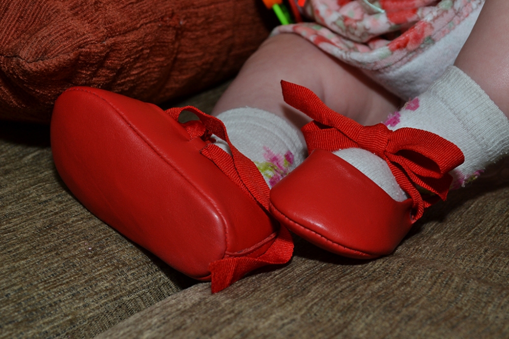 "Pequea bailarina de zapatos rojos" de Mercedes Orden