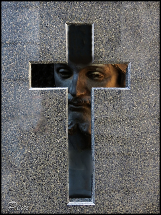 "Mirando detrs de la cruz..." de Enrique M. Picchio ( Pem )