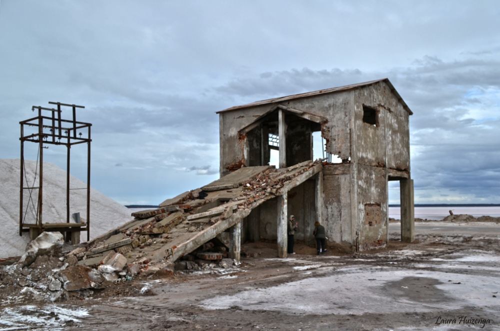 "Construccin abandonada en la salina." de Laura Noem Huizenga