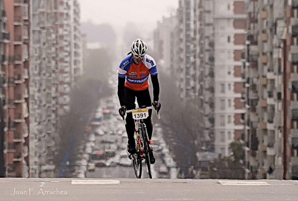 "Ciclismo en la Felz" de Juan Francisco Arrachea
