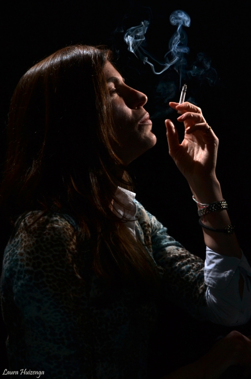 "Exhalando humo" de Laura Noem Huizenga