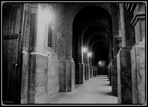 "Entrada Basilica Lourdes" de Claudio Genchi