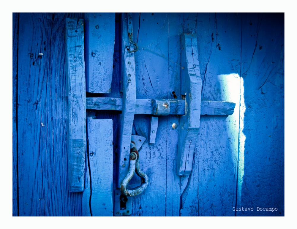 "Puerta azul (de mi serie de hoy)" de Gustavo Docampo