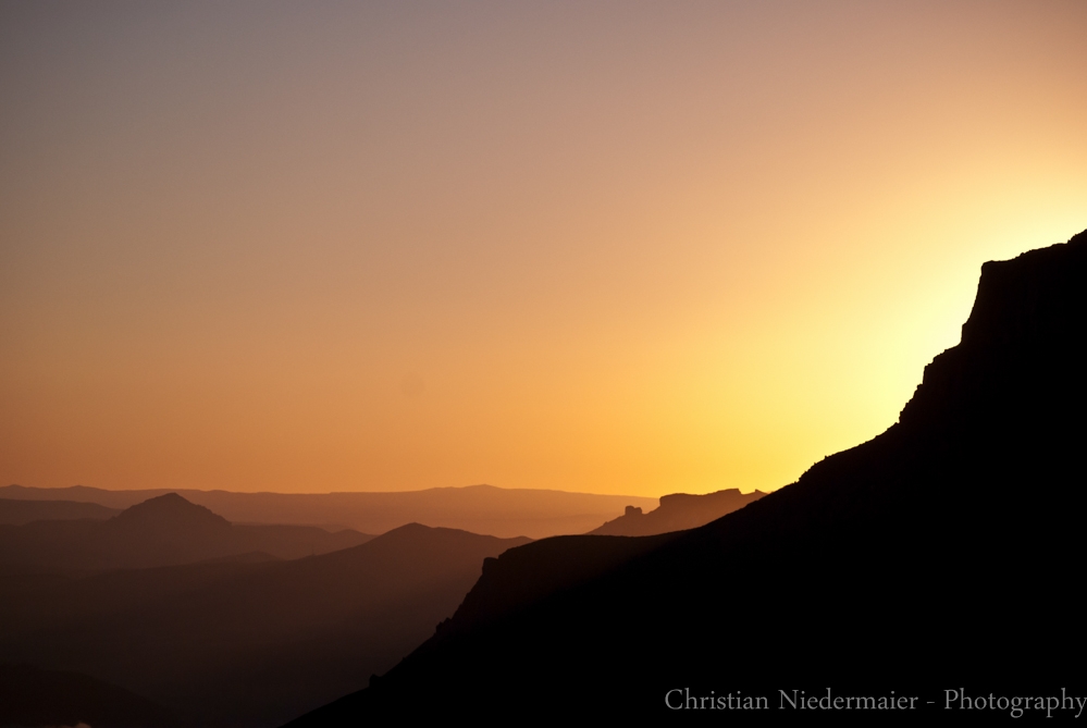 "Amanecer en las cumbres" de Christian Niedermaier
