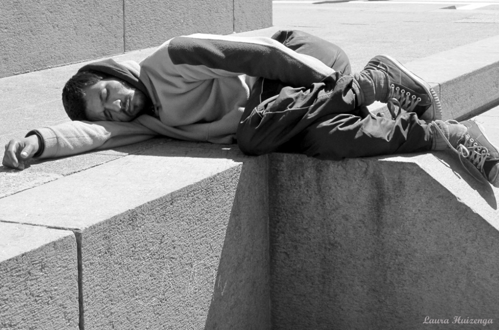 "Durmiendo en la plaza" de Laura Noem Huizenga