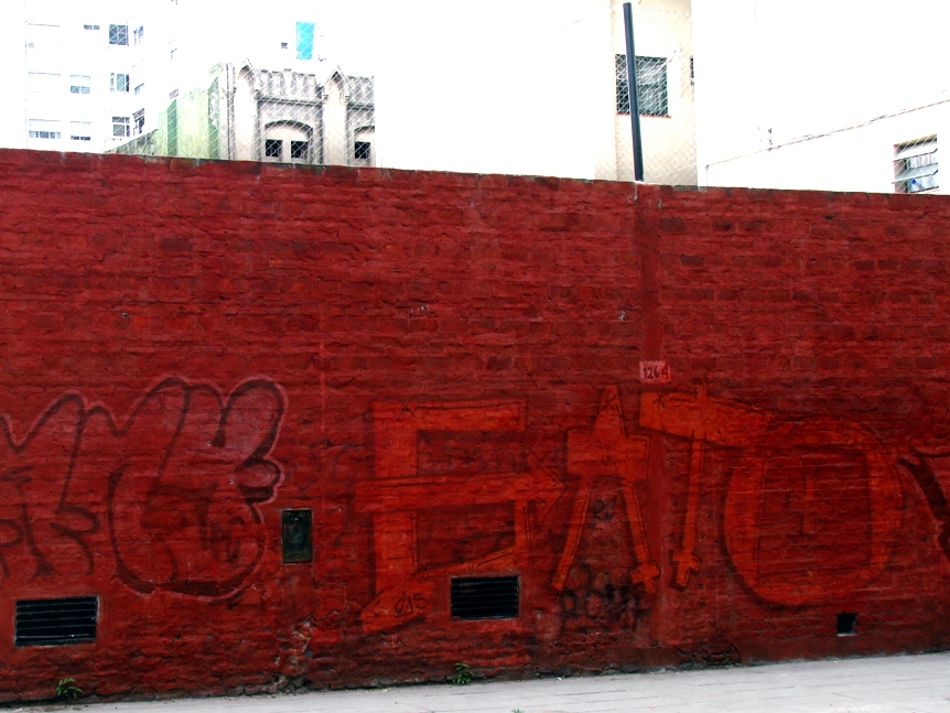 "pared roja" de Jorge Mariscotti (piti)