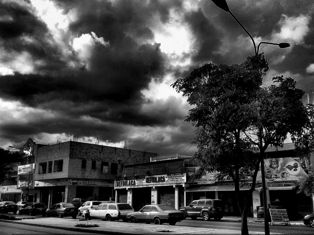"Siguen los dias de nubes amenazantes" de Miguel Fernandez Medina ( Elfs )