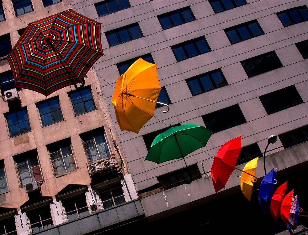 "Un domingo pleno de colores en la ciudad!" de Norberto Vazquez