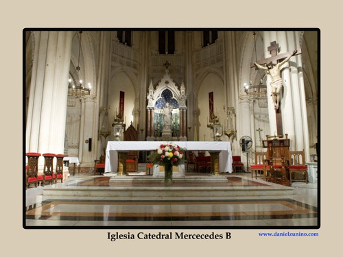 "Iglesia Catedral Mercedes Bs As" de Daniel Zunino