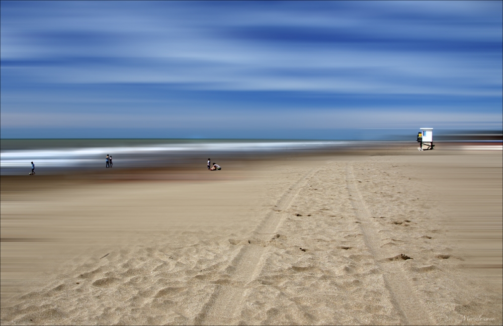 "Por la playa de Carilo..." de Marcelo Nestor Cano