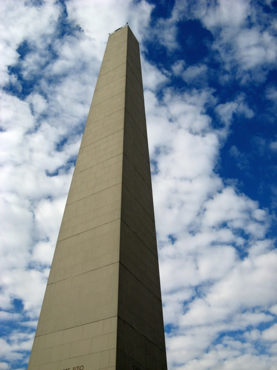 "Obelisco" de Carlos D. Cristina Miguel