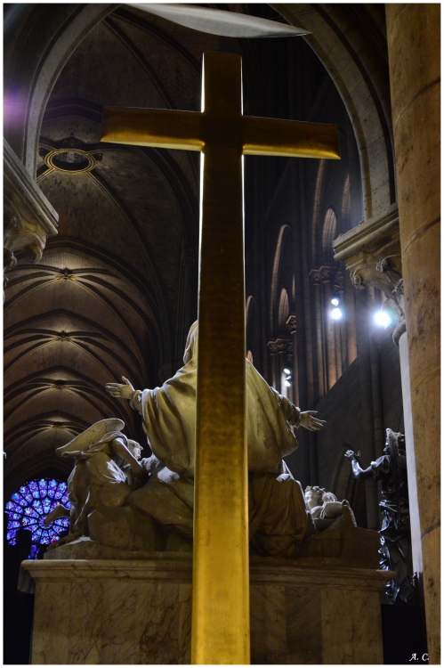 "Mas Notre Dame" de Ana Clode