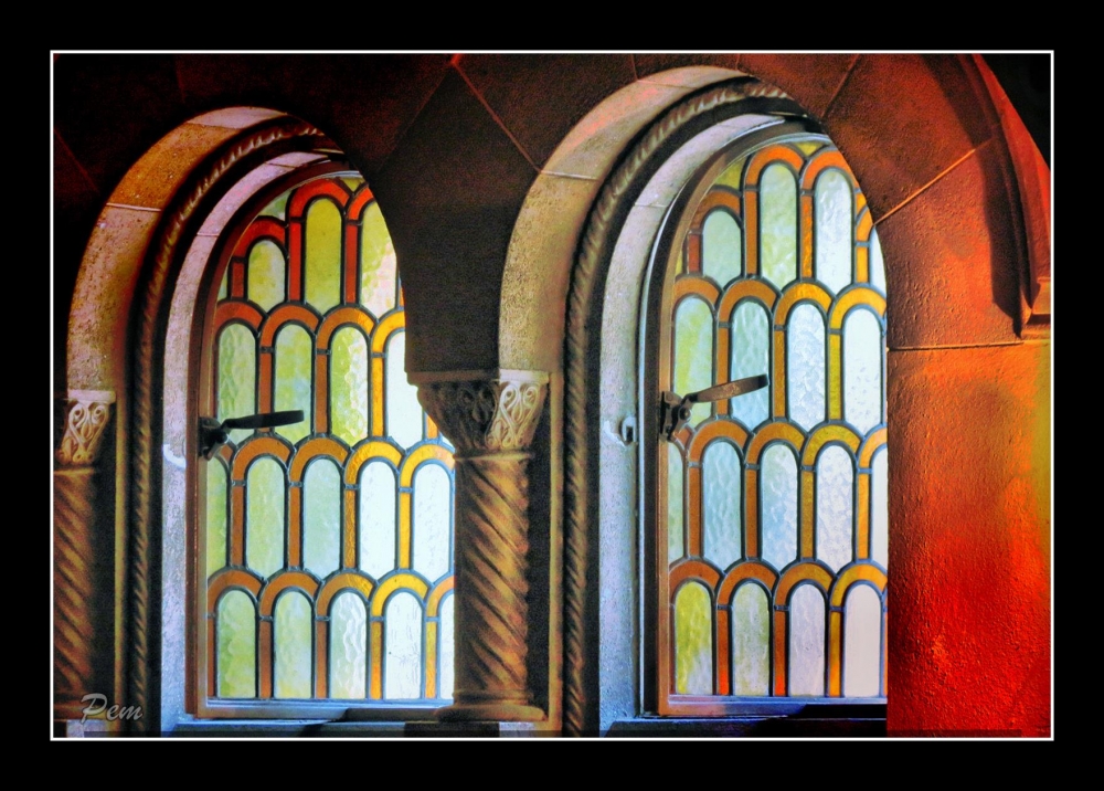 "Dos ventanas..." de Enrique M. Picchio ( Pem )