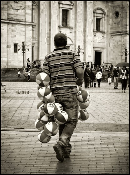 "Vendedor de baloncitos de aire." de Ana Maria Walter