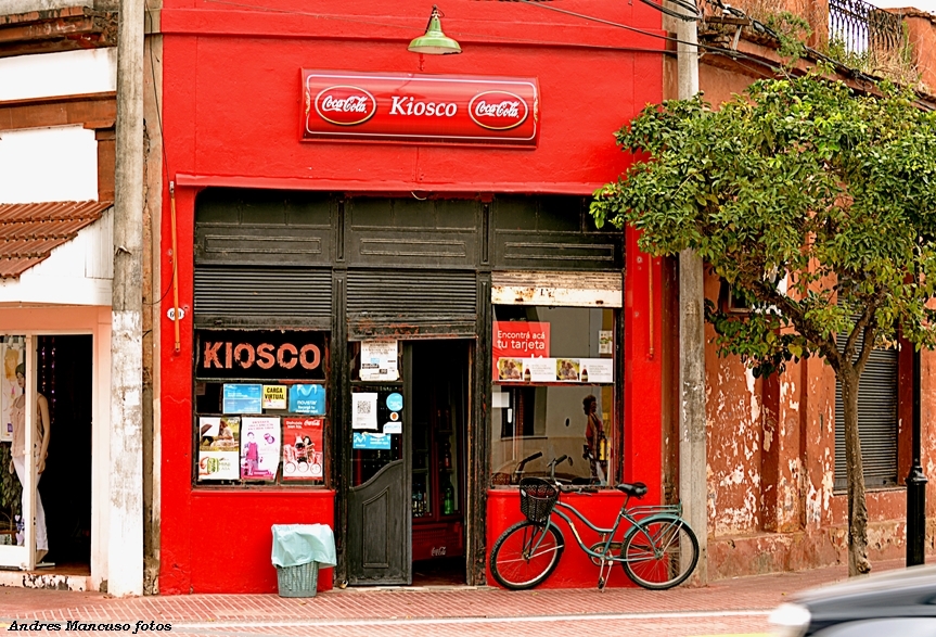 "Kiosco de Pueblo" de Andres Mancuso