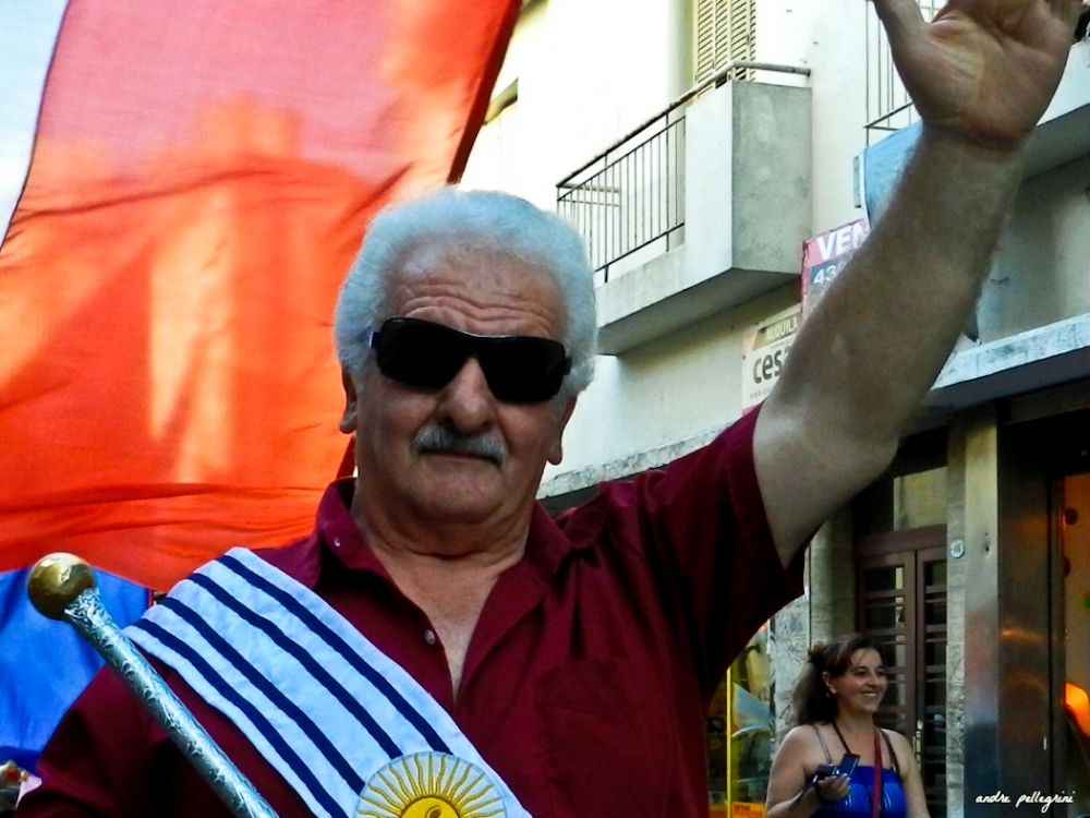 "Mujica Paseando por San Telmo" de Andrea Pellegrini