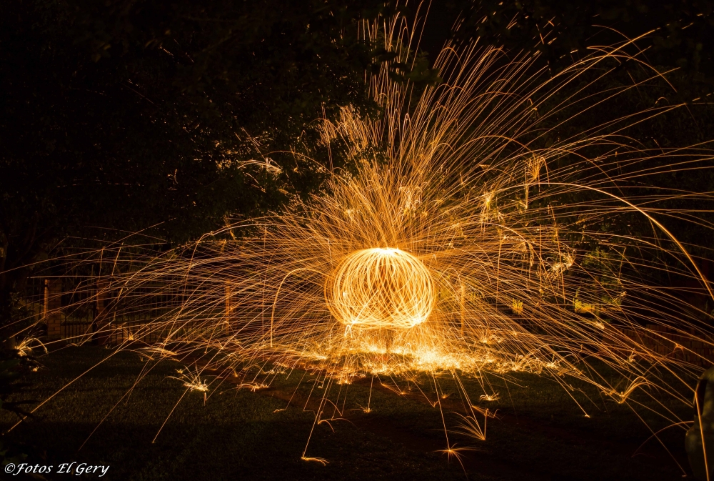 "esfera de fuego" de Lucas Ismael Geryng