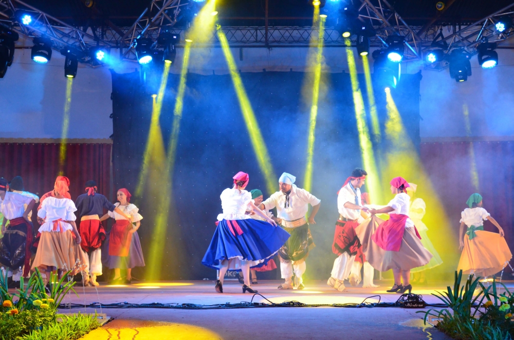 "Balet Municipal - festival Nac. del Chamame" de Pato Roa