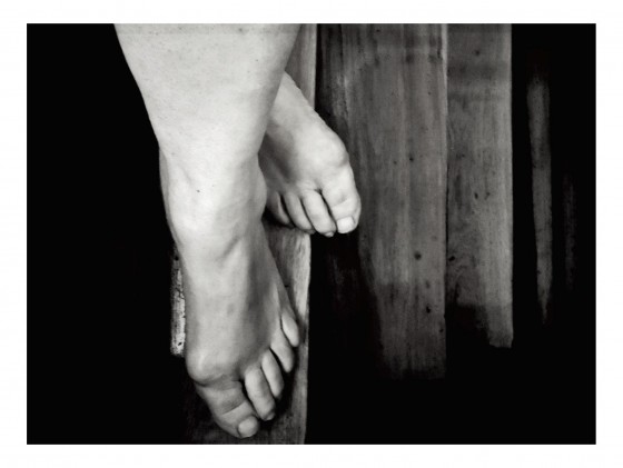 "Estudio para pies de una mujer mayor.Cruzados" de Ana Maria Walter